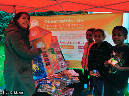 Foire des produits de Yaté le 8 juin 2013 L'OEIL proposait, pour l'occasion, une animation de sensibilisation à la surveillance environnementale
